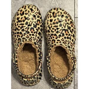 Simply Southern size 8 women's, 6 mens Fleece Lined Clogs leopard print